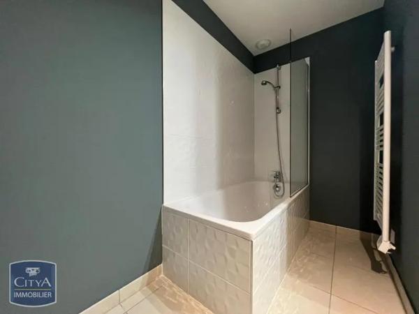Appartement à louer 3 pièces 84.6m²