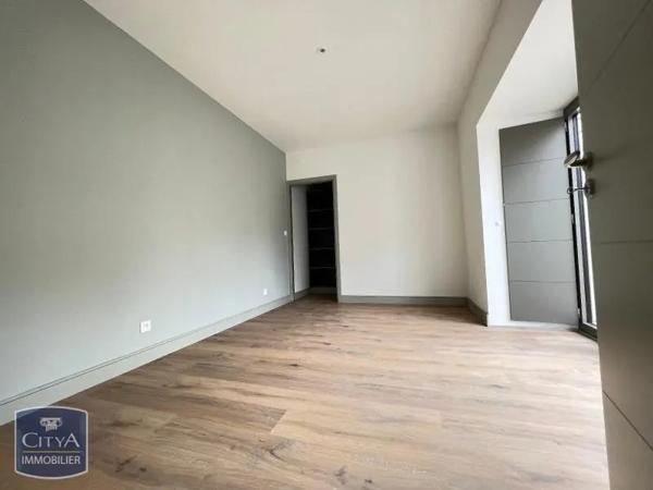Appartement à louer 3 pièces 84.6m²