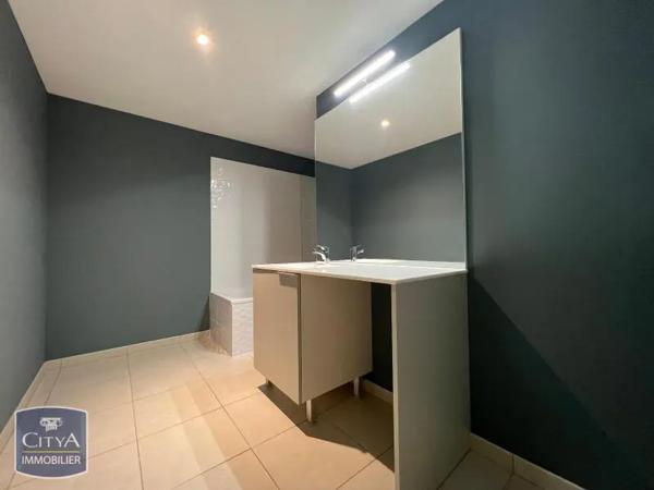 Appartement à louer 3 pièces 84.6m²