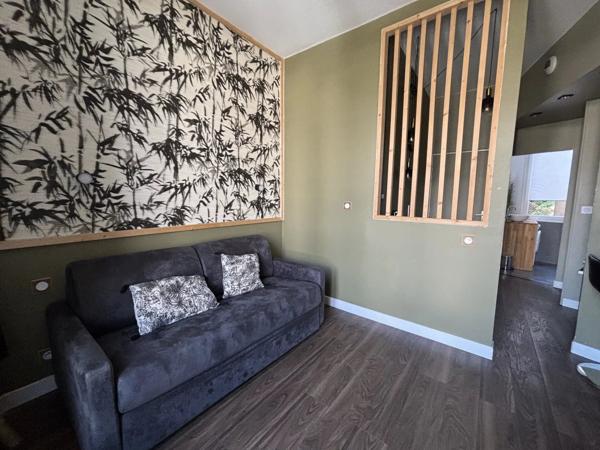 Location                                                      Studio
                        
                     1 pièces                      19 m2                     à Niort