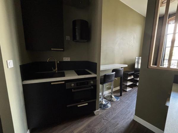 Location                                                      Studio
                        
                     1 pièces                      19 m2                     à Niort