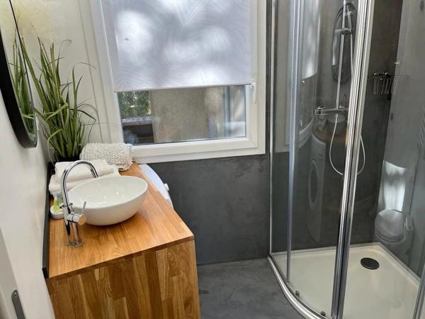 Location                                                      Studio
                        
                     1 pièces                      19 m2                     à Niort