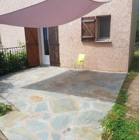 Appartement à louer    3 pièces •    Santa-Maria-di-Lota