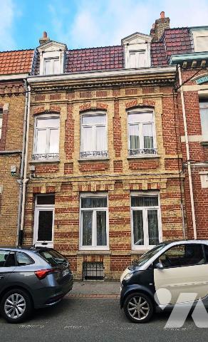 EN EXCLUSIVITE sur MALO LES BAINS à deux pas de la place Turenne et de la mer, superbe MALOUINE...