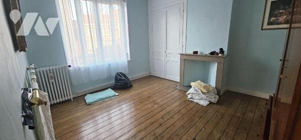 EN EXCLUSIVITE sur MALO LES BAINS à deux pas de la place Turenne et de la mer, superbe MALOUINE...