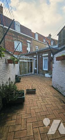 EN EXCLUSIVITE sur MALO LES BAINS à deux pas de la place Turenne et de la mer, superbe MALOUINE...