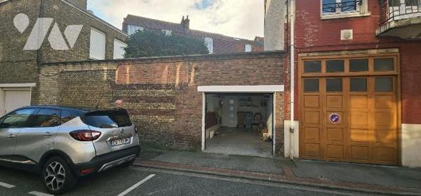 EN EXCLUSIVITE sur MALO LES BAINS à deux pas de la place Turenne et de la mer, superbe MALOUINE...