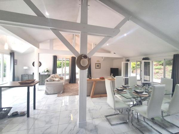 Superbe plain-pied de 100 m² avec piscine et garage