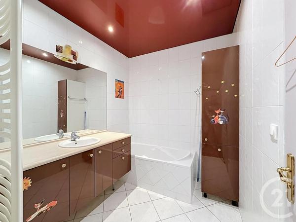Appartement F3 à vendre  3 pièces - 74,23 m 2   LYON  - 69007