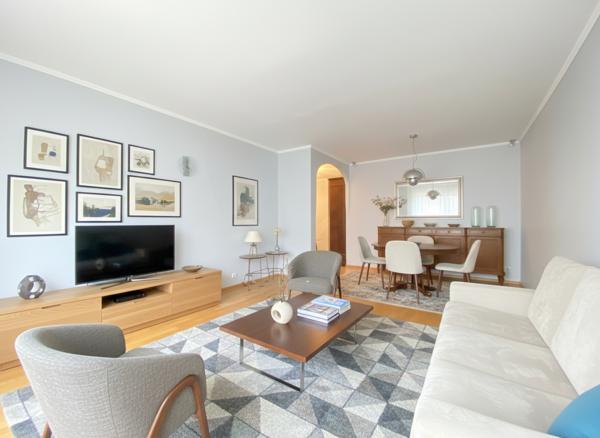 Parc des Buttes de Chaumont - 3 pièces - ascenseur et box