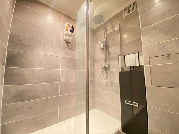 Parc des Buttes de Chaumont - 3 pièces - ascenseur et box