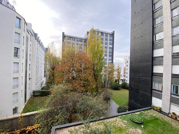 Parc des Buttes de Chaumont - 3 pièces - ascenseur et box