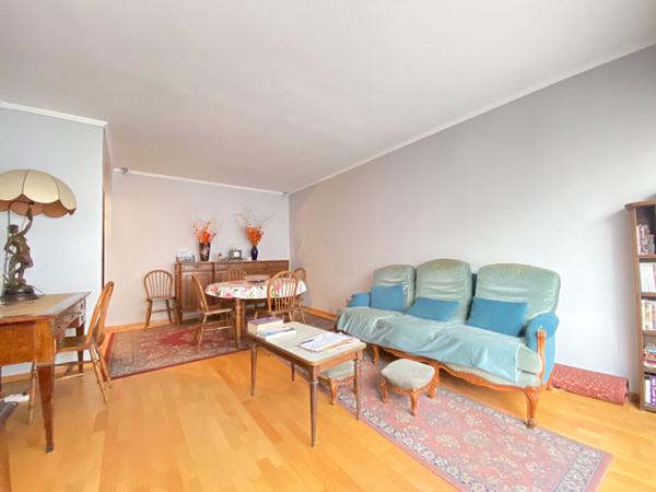 Parc des Buttes de Chaumont - 3 pièces - ascenseur et box