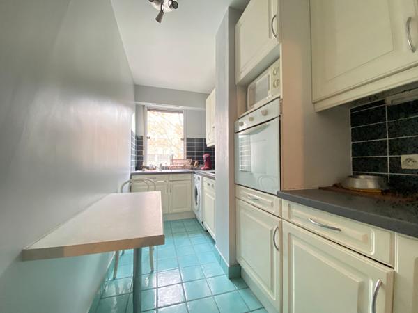 Parc des Buttes de Chaumont - 3 pièces - ascenseur et box