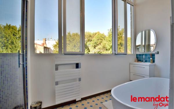 Maison à vendre    6 pièces •  Bordeaux