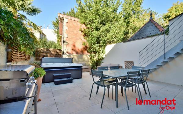 Maison à vendre    6 pièces •  Bordeaux