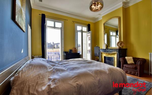 Maison à vendre    6 pièces •  Bordeaux