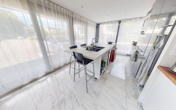 Appartement à vendre    3 pièces • 70 m2 Bischheim