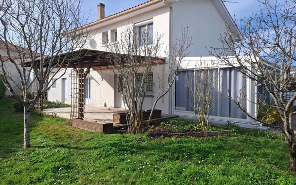 Maison à vendre    5 pièces •  Saujon