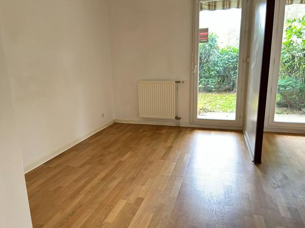 Appartement Bussy Saint Georges 2 pièce(s) + JARDINS + 2 PARKINGS