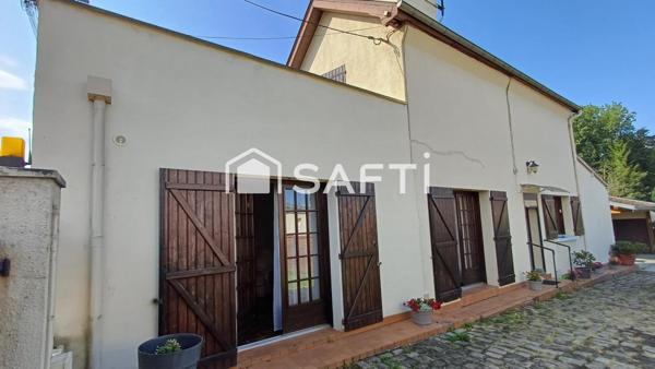 Baisse de prix sur cette Maison de ville T4 2 chambres sur un terrain de 675 M²