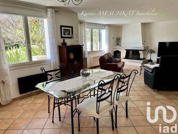 Maison traditionnelle 7 pièces de 248 m² à Peyruis (04310)