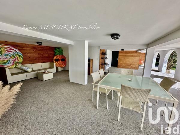 Maison traditionnelle 7 pièces de 248 m² à Peyruis (04310)