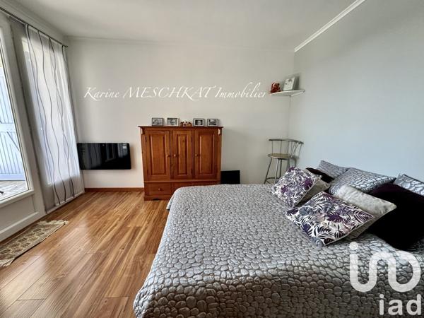 Maison traditionnelle 7 pièces de 248 m² à Peyruis (04310)