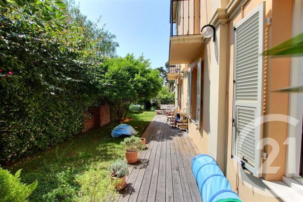 Appartement F4 à vendre  5 pièces - 104,69 m2 CAP D AIL - 06