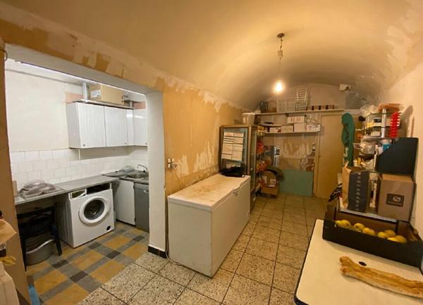 Immeuble à vendre    2 pièces • 155 m2 Les Vans