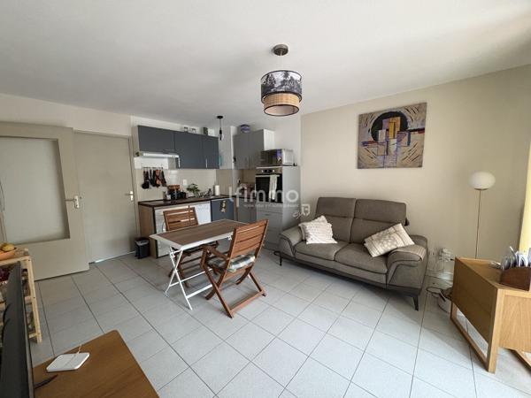 Appartement T3 avec terrasse, piscine et parking – Résidence sécurisée