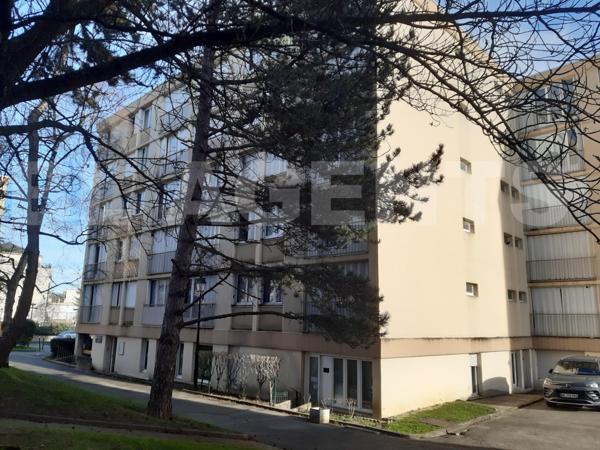 STUDIO 30m2 AVEC PARKING - RESIDENCE DES CHENES