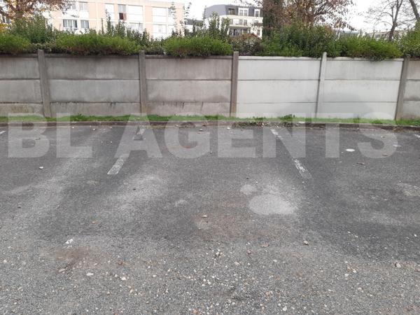 STUDIO 30m2 AVEC PARKING - RESIDENCE DES CHENES