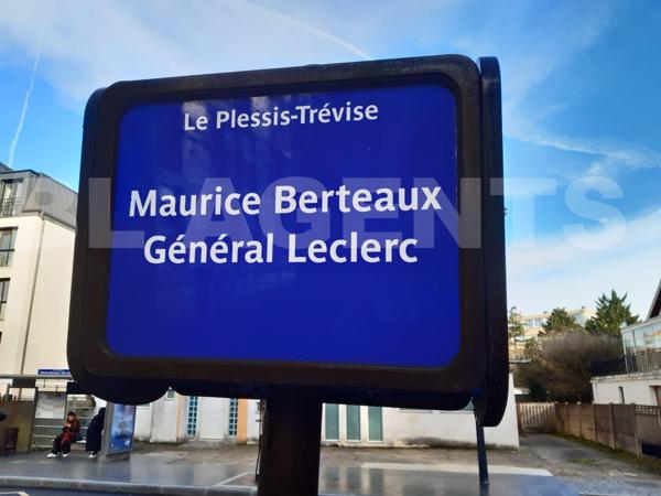 STUDIO 30m2 AVEC PARKING - RESIDENCE DES CHENES