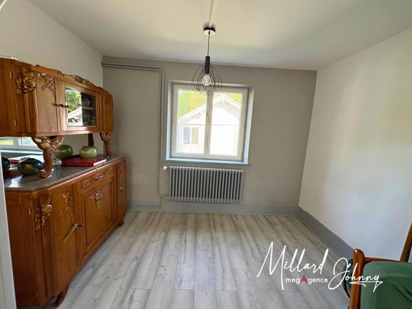 Immeuble à SAINT-VALLIER, 71230 - 101m²