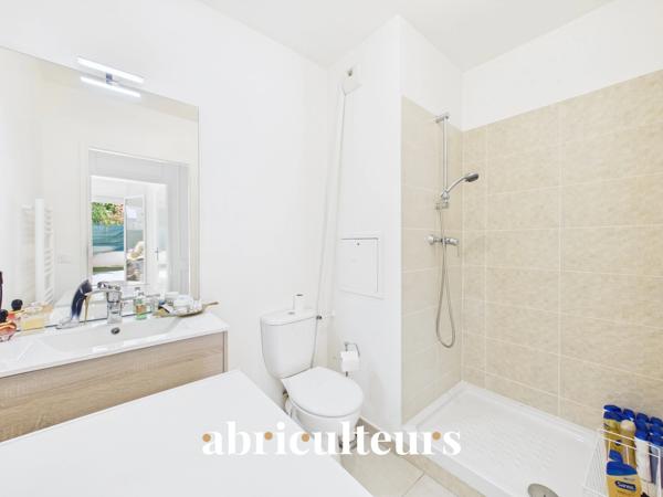 Appartement familial lumineux de 94 m² avec jardin de 113 m² et grande terrasse Résidence récente et sécurisée à Drancy