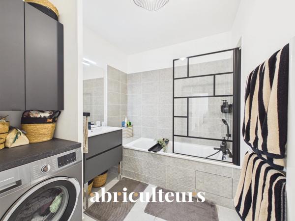 Appartement familial lumineux de 94 m² avec jardin de 113 m² et grande terrasse Résidence récente et sécurisée à Drancy