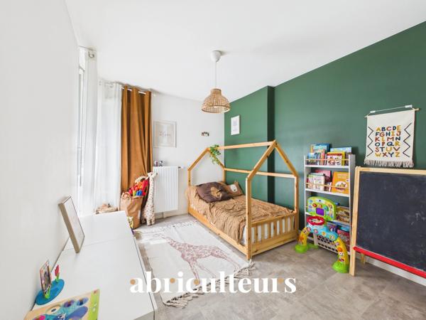 Appartement familial lumineux de 94 m² avec jardin de 113 m² et grande terrasse Résidence récente et sécurisée à Drancy