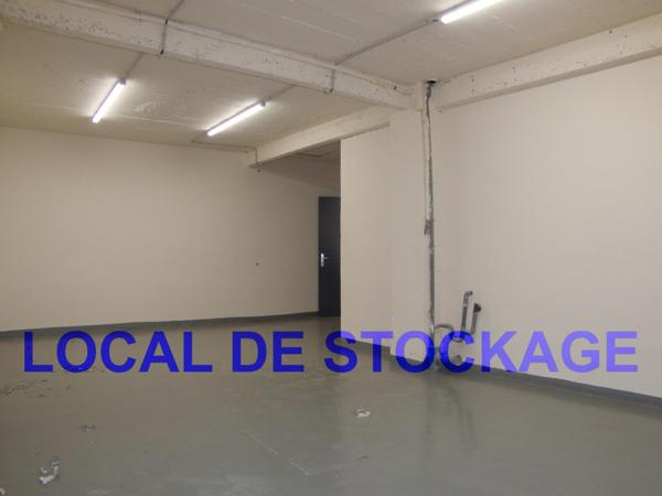 PARFAIT POUR UN INVESTISSEUR  : NEUF LOCAUX DE STOCKAGE LOUES - PROCHE A15 - RENTABILITE 8.17%