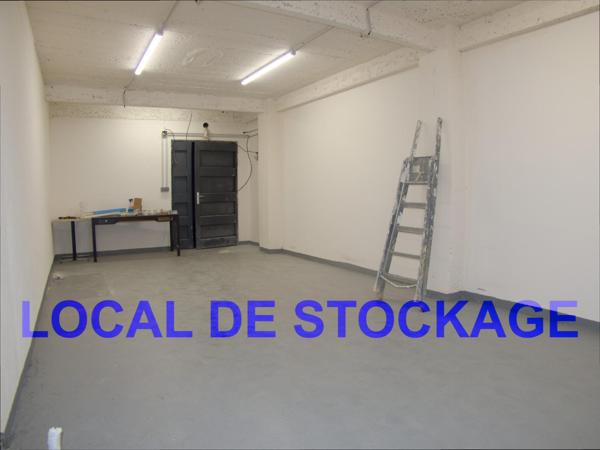 PARFAIT POUR UN INVESTISSEUR  : NEUF LOCAUX DE STOCKAGE LOUES - PROCHE A15 - RENTABILITE 8.17%