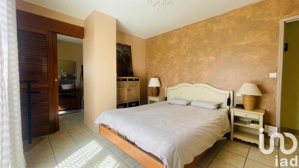 Maison traditionnelle 7 pièces de 191 m² à Sanary-sur-Mer (83110)