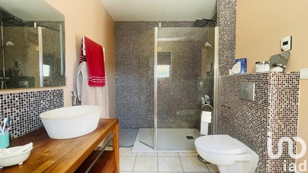 Maison traditionnelle 7 pièces de 191 m² à Sanary-sur-Mer (83110)