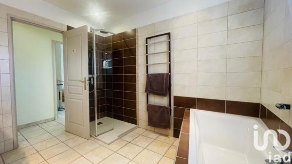 Maison traditionnelle 7 pièces de 191 m² à Sanary-sur-Mer (83110)