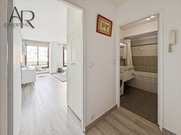 Suresnes (92150) STUDIO / PARKING / CAVE - SURESNES