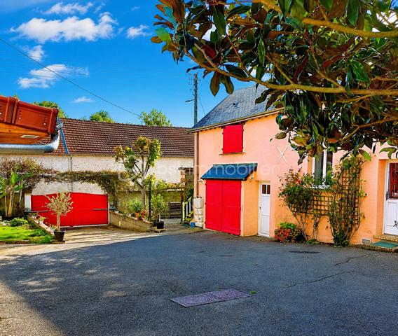 Propriété de 11 pièces de 284 m² habitable, pour une grande famille, une famille recomposées ou multigénérationnelles ou investisseur. À 15 minutes de RAMBOUILLET, au cœur d’un secteur très calme et sans vis-à-vis, venez découvrir une propriété de caractère rare dans la région. Ce cadre paisible offre tranquillité et intimité, idéal pour profiter pleinement de la vie quotidienne.
La propriété se compose de 11 pièces pour une surface totale de 284 m² habitable, convenant parfaitement à une grande famille, une famille recomposée ou multigénérationnelle. Elle peut également être utilisée comme résidence principale avec des revenus complémentaires évolutifs grâce à la location en airbnb, meublée ou vide.
La maison principale dispose de 6 pièces 4 chambres sur 180 m² habitable, complétée par un appartement de 3 pièces de 60 m² et un appartement de 2 pièces de 45 m². Une seconde maison de 3 pièces de 77 m² reste à finir de rénover, devis à l’appui. Un grenier aménageable en appartement de 2 pièces de 55 m² offre encore davantage de possibilités. Après travaux et aménagements, la surface habitable pourrait atteindre 415 m².
Des espaces annexes et extérieurs de qualité
La propriété comprend 145 m² de dépendances, un grand grenier, deux grands garages, une buanderie et une cave. Plusieurs places de stationnement sont disponibles sur le terrain, qui est clos, arboré et paysager, sans vis-à-vis, sur un terrain de 3 256 m². Trois terrasses extérieures exposées plein sud permettent de profiter de moments de détente et de convivialité.
Venez découvrir cette propriété de caractère, rénovée avec des matériaux de qualité et des finitions soignées, où le charme de l’ancien se conjugue avec le confort moderne. L’espace, le calme et les nombreuses possibilités d’évolution font de cette propriété un lieu de vie de qualité, réunissant confort, caractère et de valorisation à long terme.
En quête de tranquillité ou désireux d’un projet de famille, une famille recomposée ou multigénérationnelle ou projet d’accueil (gîte, chambres d’hôtes), cette propriété est faite pour vous.
Venez la découvrir sans tarder, elle n’attend que vous !