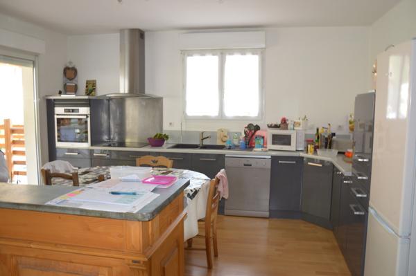 Monestier-de-Clermont (38650) BÂTIMENT artisanal + APPARTEMENT T5 + PARKINGS