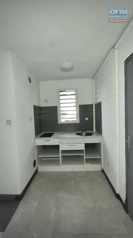 LOUER STUDIO 22,74 m2 - SAINTE MARIE