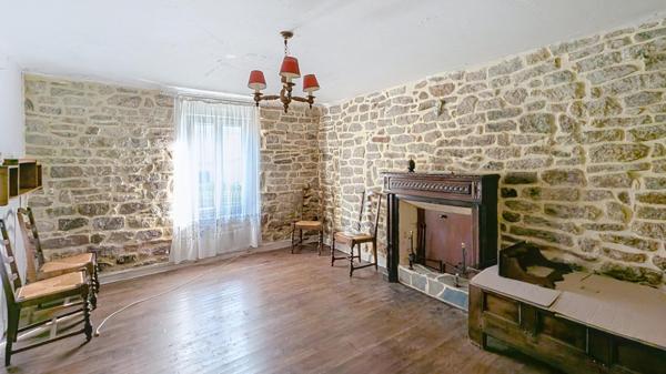 Maison en pierre à finir de rénover