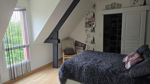 Maison d'environ 146 m², 4 chambres, double garage