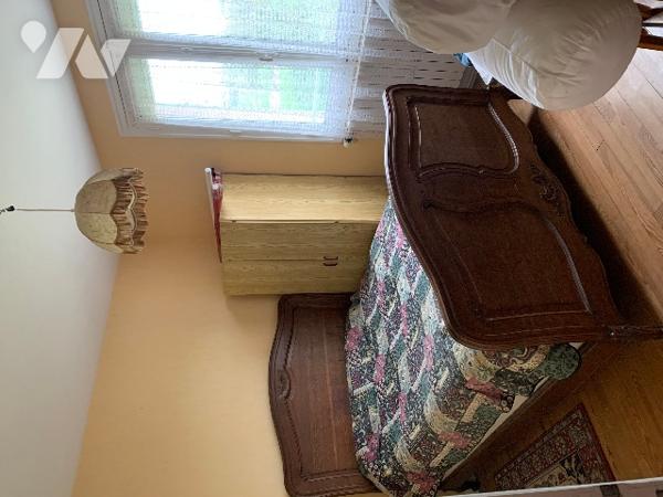 Une maison de 64 m² comprenant: Entrée, cuisine aménagée, séjour- salon, 2 chambres, salle d’eau, WC